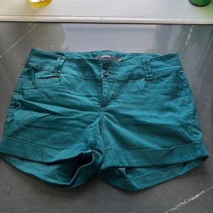 Green shorts! The color is SOOO PRETTY